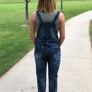 Destroyed cropped overalls